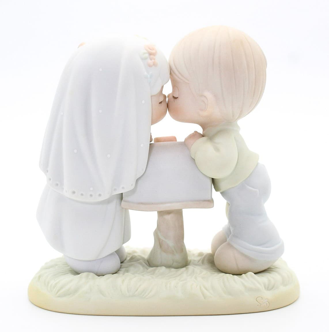 Precious Moments Sealed With A Kiss Enesco Porcelain Figurine 1992 - Thumbnail 3