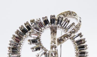 Vintage Silver Tone White Rhinestone Baguette Cut Spiral Motif Pin Brooch - Thumbnail 7