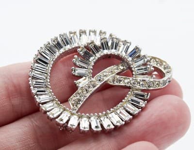 Vintage Silver Tone White Rhinestone Baguette Cut Spiral Motif Pin Brooch - Thumbnail 2