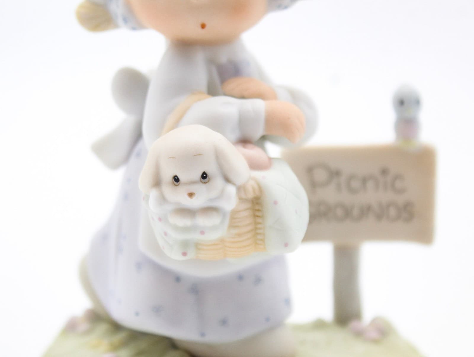 Precious Moments July Enesco Porcelain Figurine 1988 - Thumbnail 3
