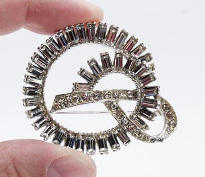 Vintage Silver Tone White Rhinestone Baguette Cut Spiral Motif Pin Brooch - Thumbnail 3