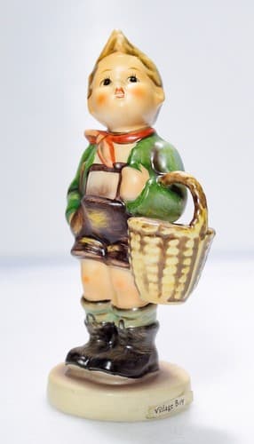GOEBEL HUMMEL W. Germany "Village Boy" Hand Painted Porcelain Figurine Vintage - Thumbnail 7