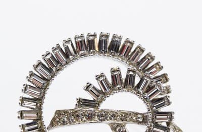 Vintage Silver Tone White Rhinestone Baguette Cut Spiral Motif Pin Brooch - Thumbnail 4