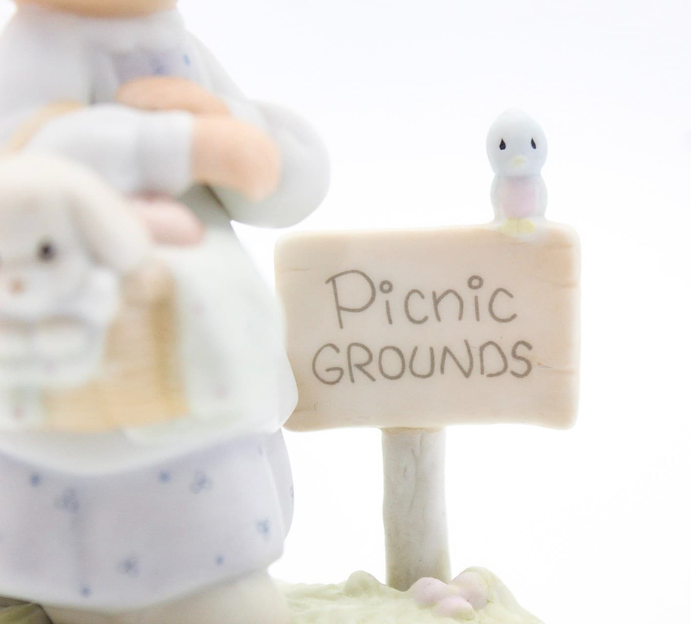 Precious Moments July Enesco Porcelain Figurine 1988 - Thumbnail 2