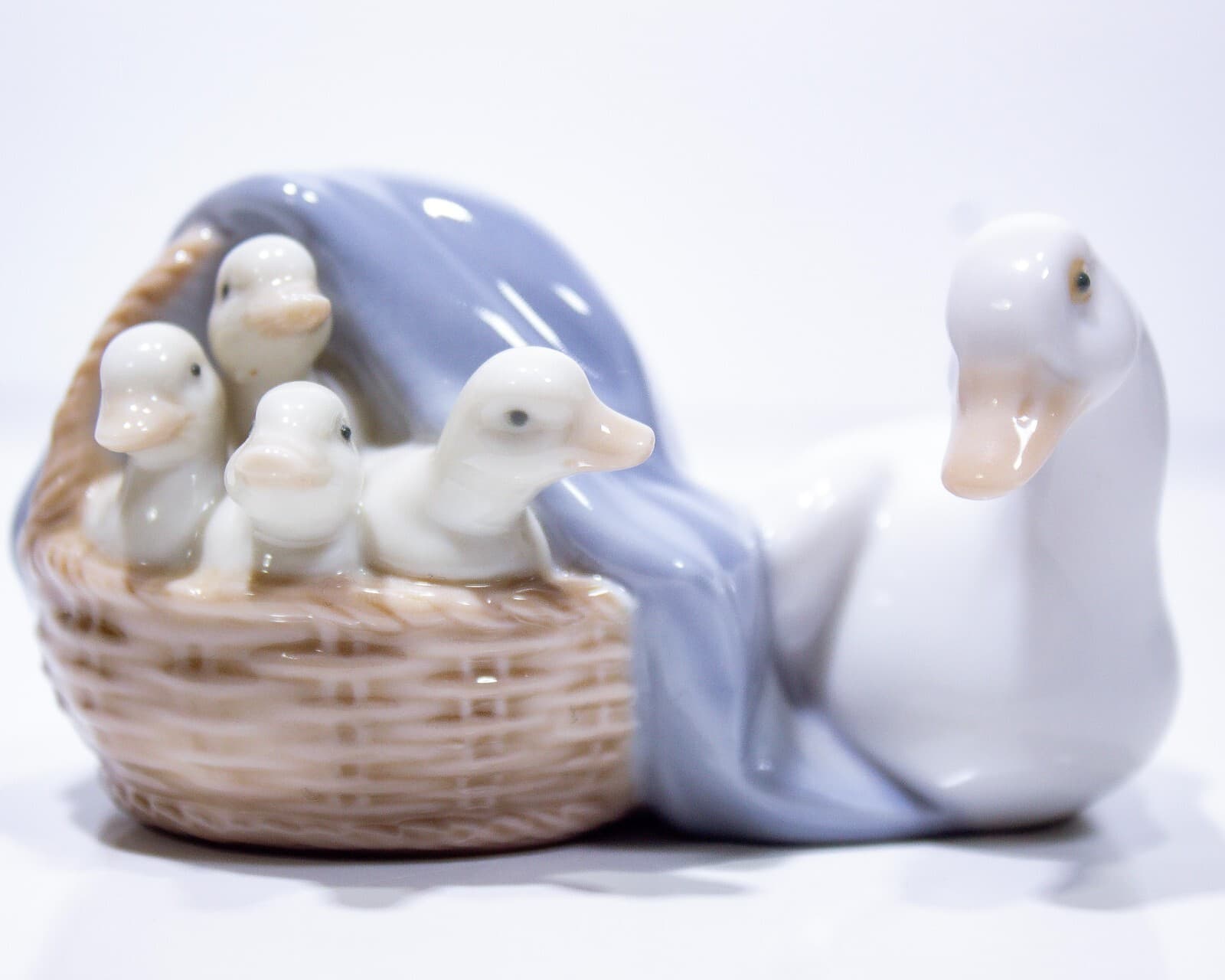 LLADRO Mother Duck With Ducklings Porcelain Figurine - Image 1