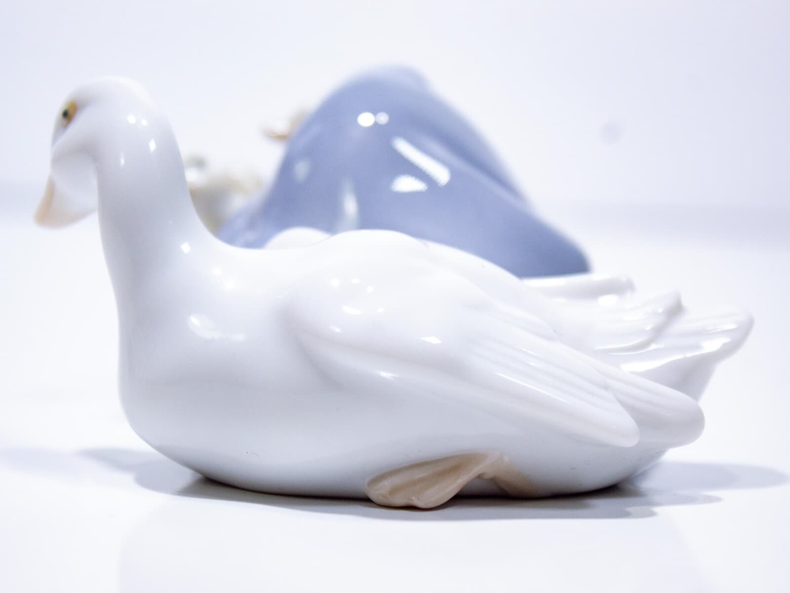 LLADRO Mother Duck With Ducklings Porcelain Figurine - Thumbnail 3