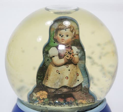M.J. HUMMEL Willabee & Ward Snow Globe Month Of June Switzerland - Thumbnail 3