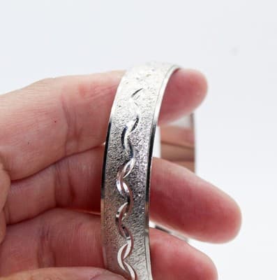 CROWN TRIFARI Vintage Silver Tone Textured Bangle Bracelet - Thumbnail 3