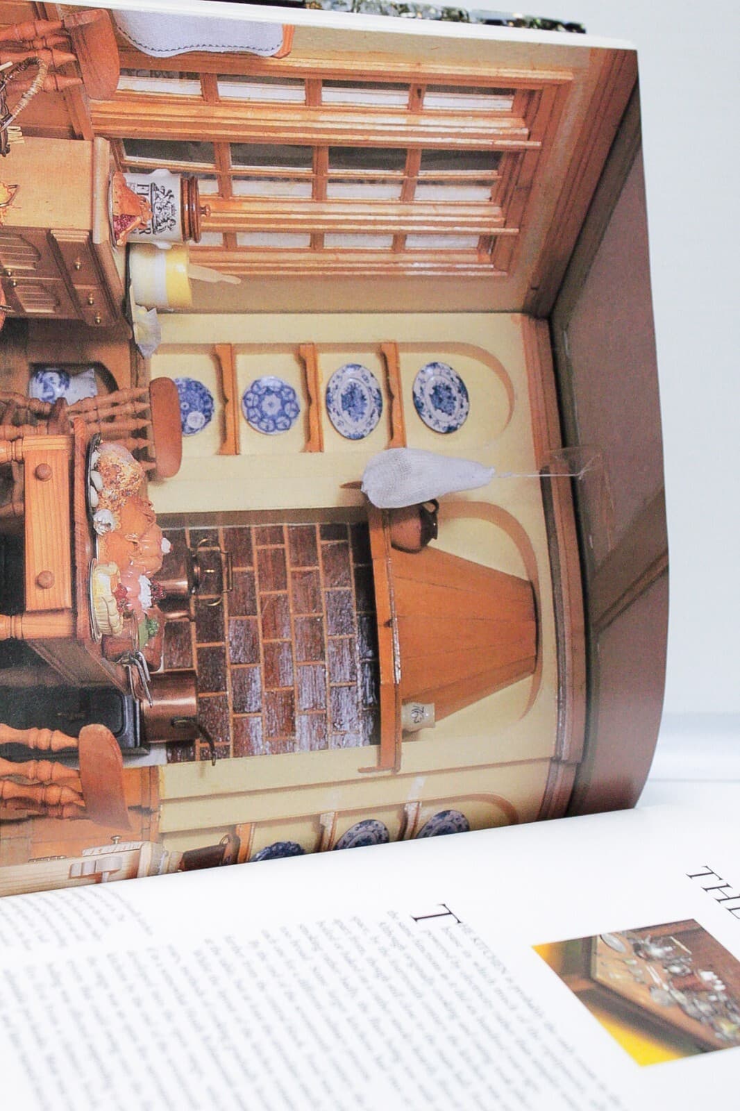 Vintage Dollhouse Sourcebook by Caroline Clifton Mogg Book - Thumbnail 8