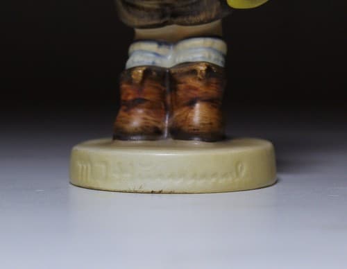 Vintage Hummel Goebel "Trumpet Boy" Hand Painted Porcelain Figurine - Thumbnail 4