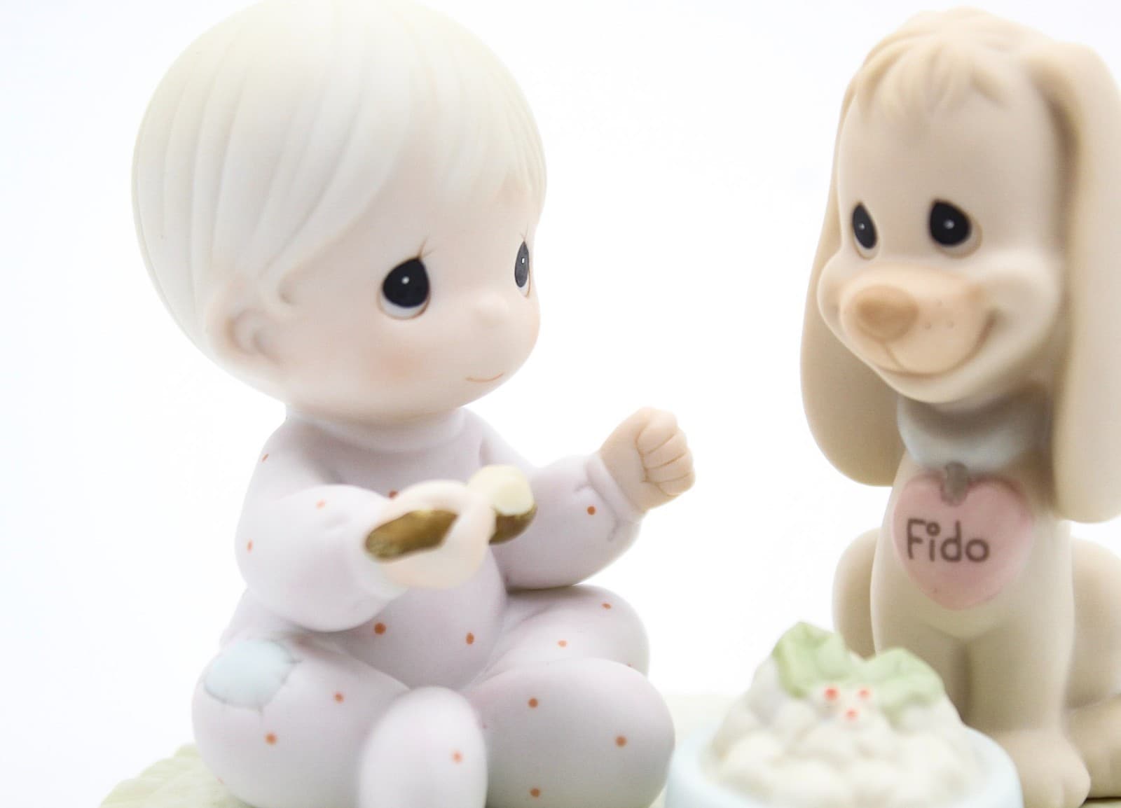 Precious Moments Sharing Our Christmas Together Enesco Porcelain Figurine 1997 - Thumbnail 2