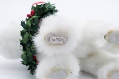 Byers' Choice Vintage 2009 Polar Bear With Wreath The Carolers Christmas Doll - Thumbnail 5