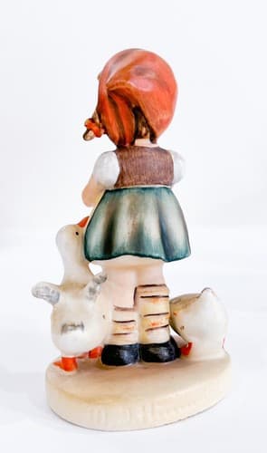 Vintage Hummel 197 2/0 "Be Patient" Girl with Ducks Full Bee Porcelain Figurine - Thumbnail 3