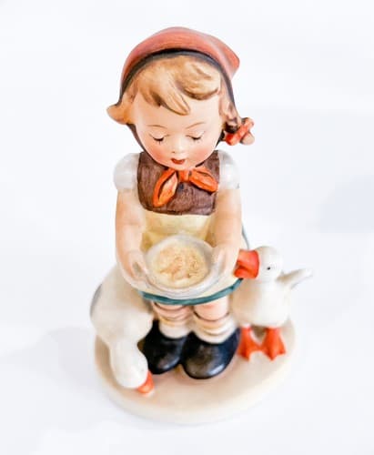 Vintage Hummel 197 2/0 "Be Patient" Girl with Ducks Full Bee Porcelain Figurine - Thumbnail 2