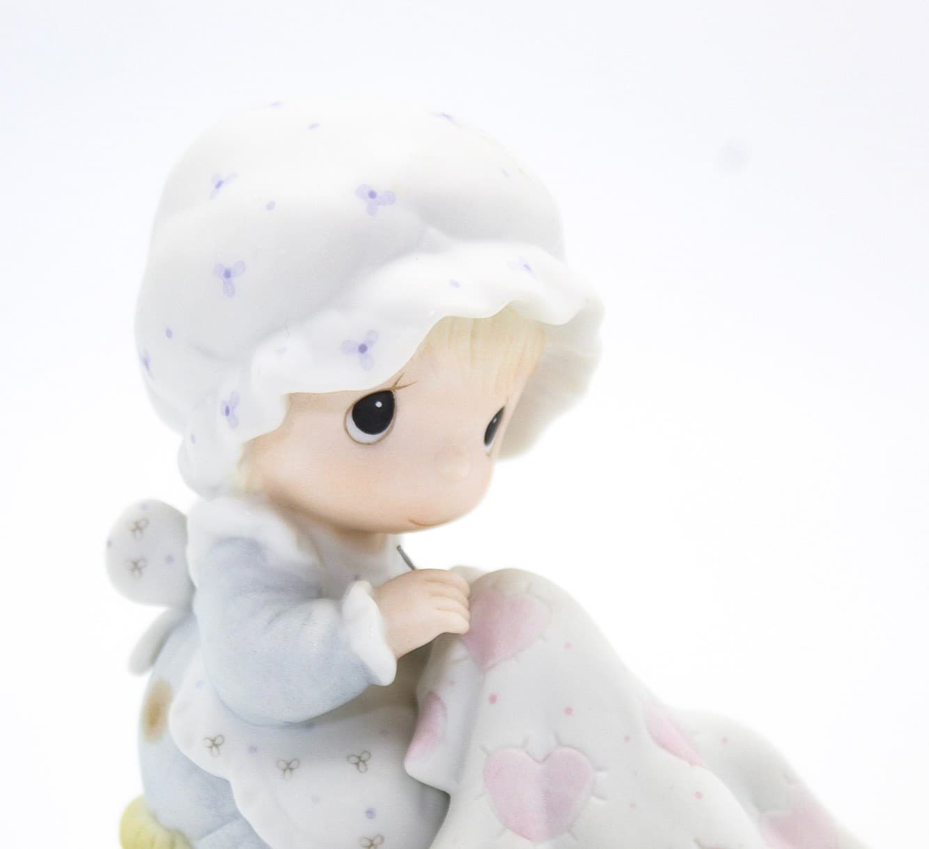 Precious Moments Love Covers All Enesco Porcelain Figurine 1984 - Thumbnail 4