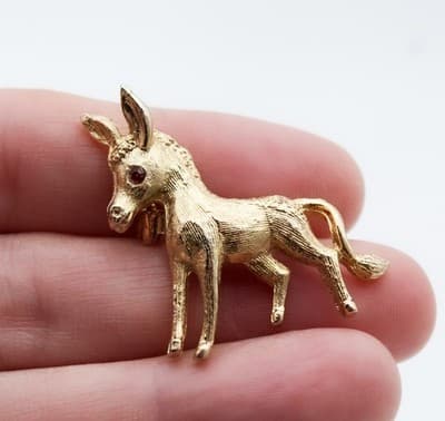 Vintage Gold Tone Red Ruby Crystal Eye Donkey Animal Pin Brooch - Thumbnail 2