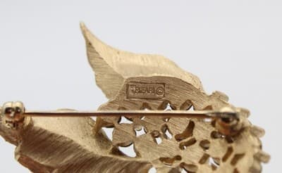 Vintage Designer CROWN TRIFARI Blue Rhinestone Gold Tone Leaf Motif Pin Brooch - Thumbnail 10