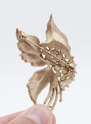 Vintage Designer CROWN TRIFARI Blue Rhinestone Gold Tone Leaf Motif Pin Brooch - Thumbnail 7