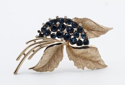 Vintage Designer CROWN TRIFARI Blue Rhinestone Gold Tone Leaf Motif Pin Brooch - Thumbnail 9
