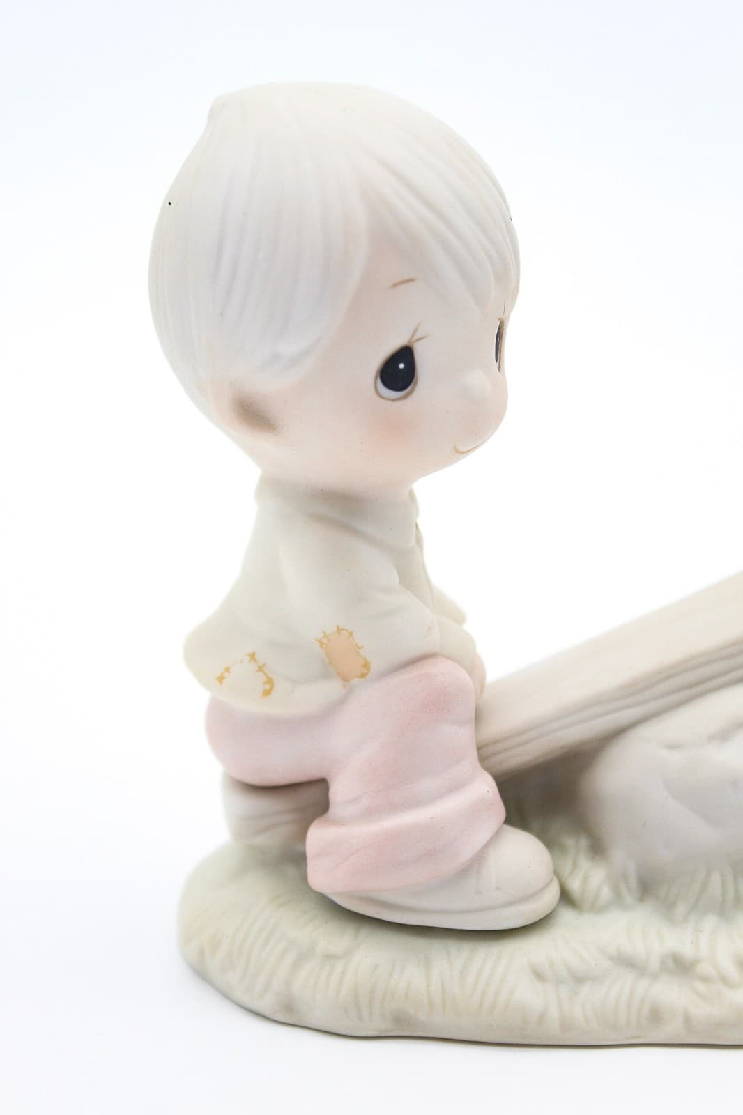 Precious Moments Love Lifted Me Enesco Porcelain Figurine 1977 - Thumbnail 4