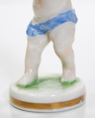 MULLER VOLKSTEDT Dresden Hand Painted Musician Trumpet Player Porcelain Figurine - Thumbnail 3