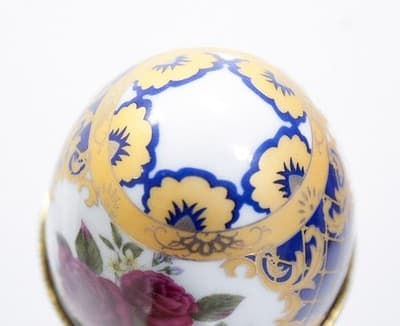 Vintage Hinged Egg Shaped Floral Footed Porcelain Trinket Box - Thumbnail 4