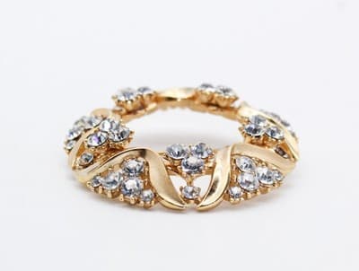 Vintage 1950's Gold Tone & Rhinestone Large Round TRIFARI Pin Brooch - Thumbnail 2