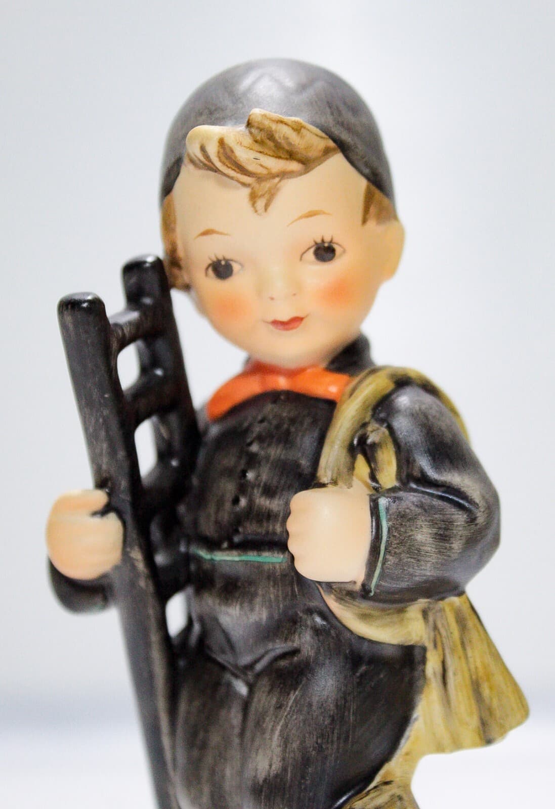 GOEBEL HUMMEL Germany "Chimney Sweep" Hand Painted Porcelain Figurine TMK6 - Thumbnail 3