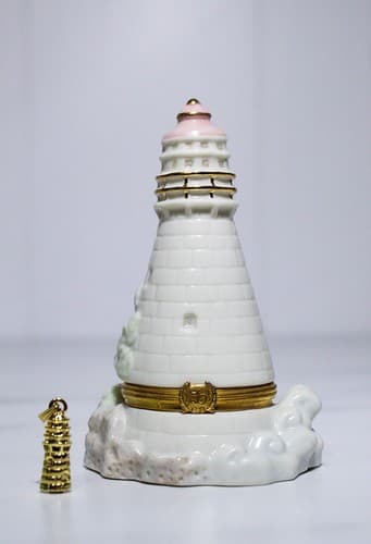 Vintage LENOX "The Light in the Harbor" Porcelain Trinket Box in Box w/ Charm - Thumbnail 2