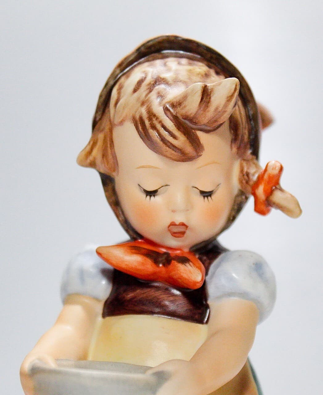 GOEBEL HUMMEL Germany "Be Patient" Hand Painted Porcelain Figurine TMK6 - Thumbnail 2