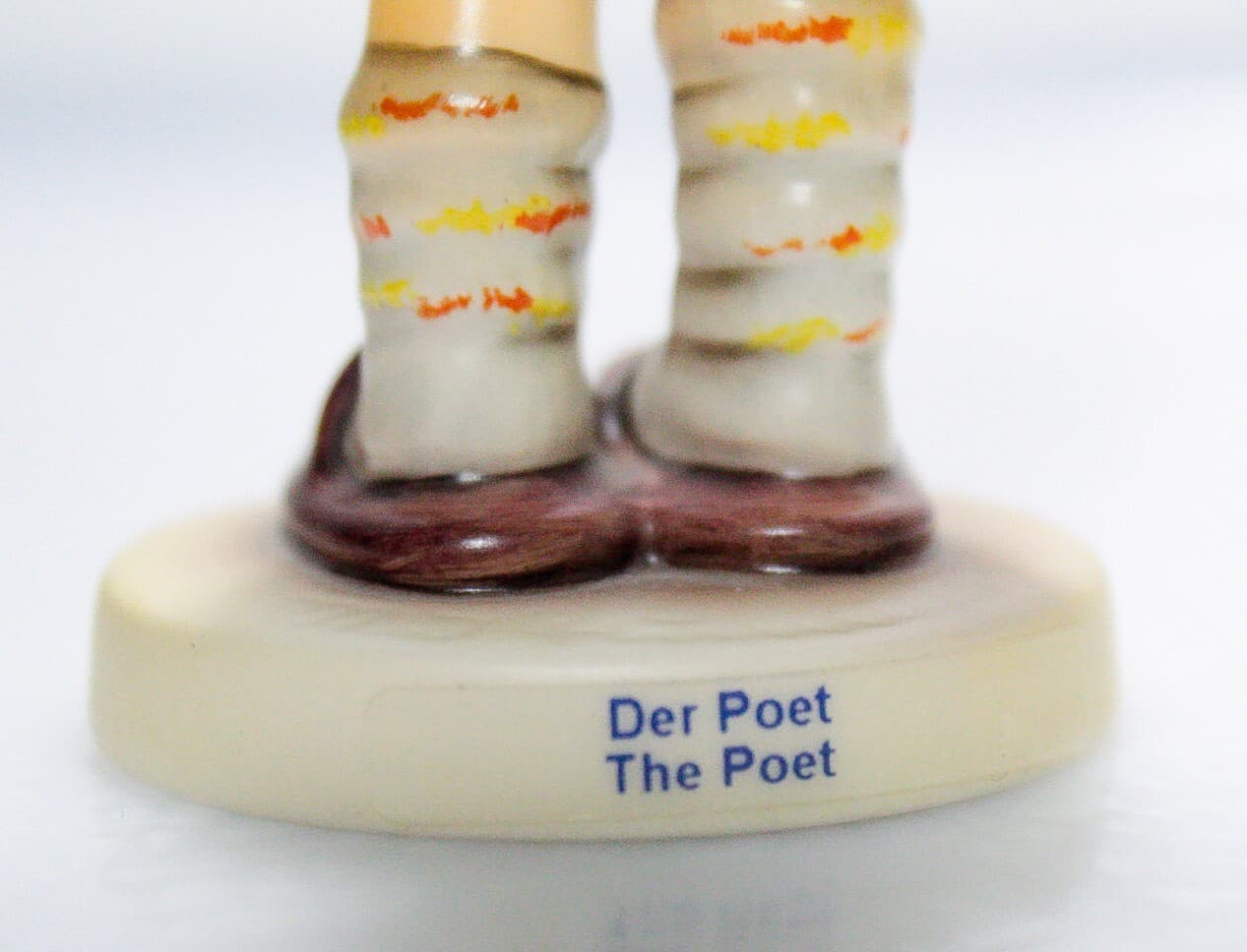 GOEBEL HUMMEL W. Germany "The Poet" Hand Painted Porcelain Figurine TMK7 - Thumbnail 4