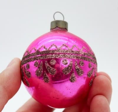 Vintage SHINY BRITE U.S.A. Mica Ornate Hot Pink Ball Glass Christmas Ornament - Thumbnail 2