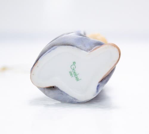 Berta Hummel Goebel 2001 "Our Savior's Birth" Porcelain Christmas Ornament - Thumbnail 3