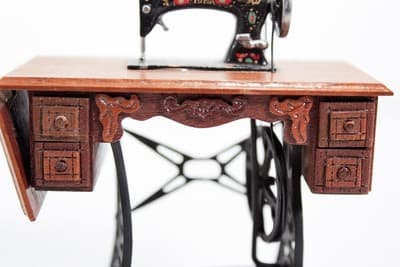 Vintage Miniature Dollhouse Iowa Sewing Machine Wood 1:12 - Thumbnail 5
