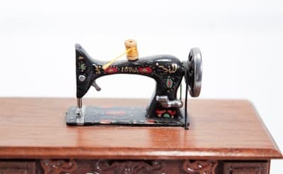 Vintage Miniature Dollhouse Iowa Sewing Machine Wood 1:12 - Thumbnail 3