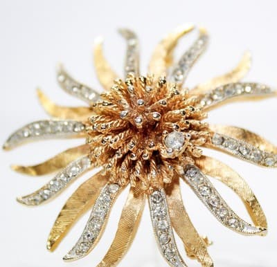 Vintage Designer BSK Pave Crystal Textured Gold Tone Floral Statement Pin Brooch - Thumbnail 2
