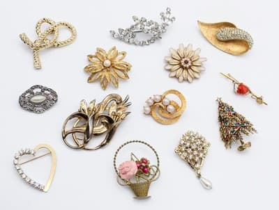 Lot of 13 Vintage Assorted Costume Jewelry Pin Brooches - Thumbnail 9