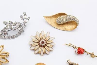 Lot of 13 Vintage Assorted Costume Jewelry Pin Brooches - Thumbnail 5