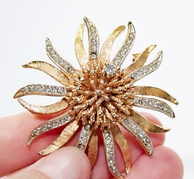 Vintage Designer BSK Pave Crystal Textured Gold Tone Floral Statement Pin Brooch - Thumbnail 3