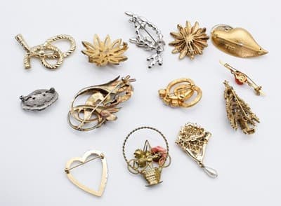 Lot of 13 Vintage Assorted Costume Jewelry Pin Brooches - Thumbnail 2