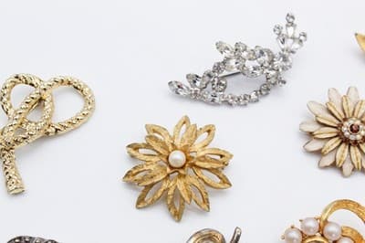 Lot of 13 Vintage Assorted Costume Jewelry Pin Brooches - Thumbnail 6