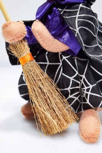 Vintage 2012 ANNALEE Mobilitee SPIDER WEB WITCH MOUSE Halloween Artisan Doll 9" - Thumbnail 3