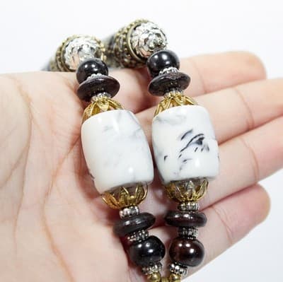 Vintage Beaded White Round Pendant Brass Inlay Plastic Statement Necklace - Thumbnail 3