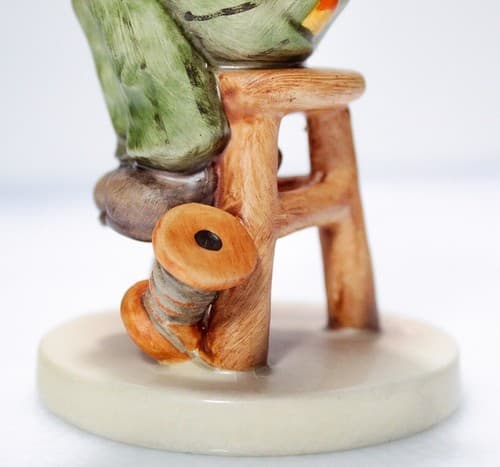 GOEBEL HUMMEL W. Germany "Little Tailor" Hand Painted Porcelain Figurine Vintage - Thumbnail 3