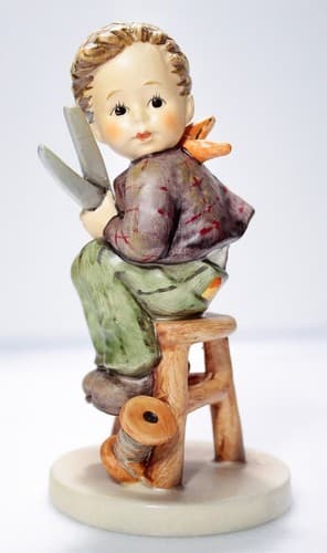GOEBEL HUMMEL W. Germany "Little Tailor" Hand Painted Porcelain Figurine Vintage - Thumbnail 6