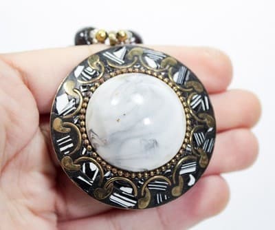 Vintage Beaded White Round Pendant Brass Inlay Plastic Statement Necklace - Thumbnail 2