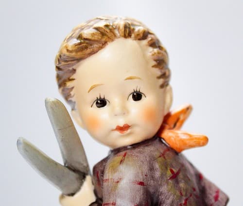 GOEBEL HUMMEL W. Germany "Little Tailor" Hand Painted Porcelain Figurine Vintage - Thumbnail 2