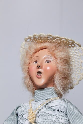 BYER'S CHOICE Carolers Victorian Sitting Lady on Wicker Chair Christmas Figure - Thumbnail 2