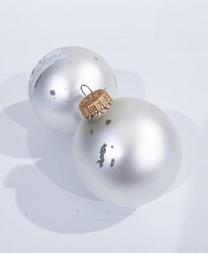 2 Vintage Krebs White w/ Peace Doves Blown Glass Christmas Ornaments - Thumbnail 4