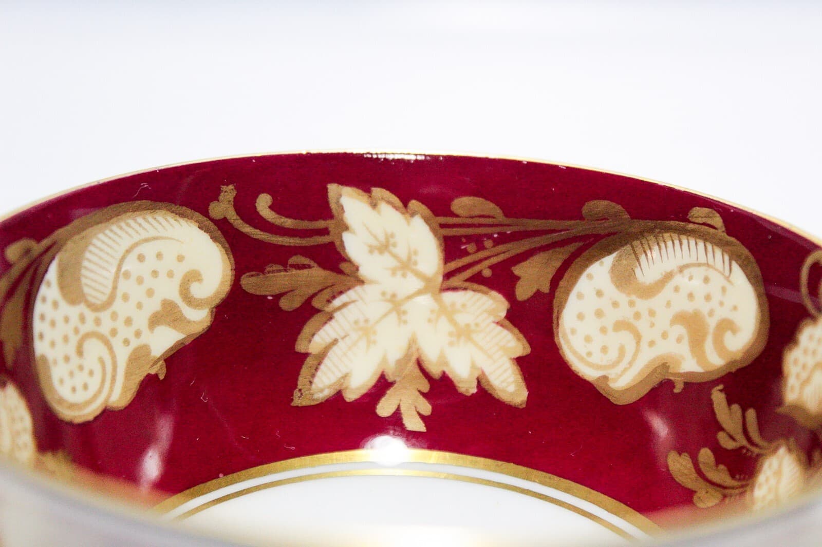CROWN STAFFORDSHIRE Antique England Fine Bone China Red Floral Cup & Saucer - Thumbnail 2